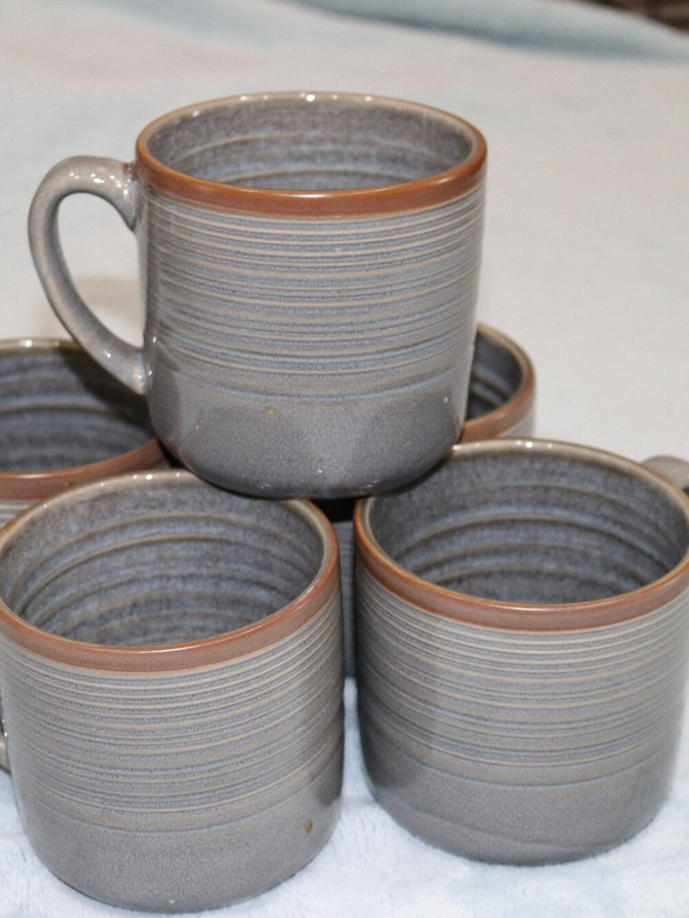 Food Network set of 5 coffee mugs. Gray and brown.